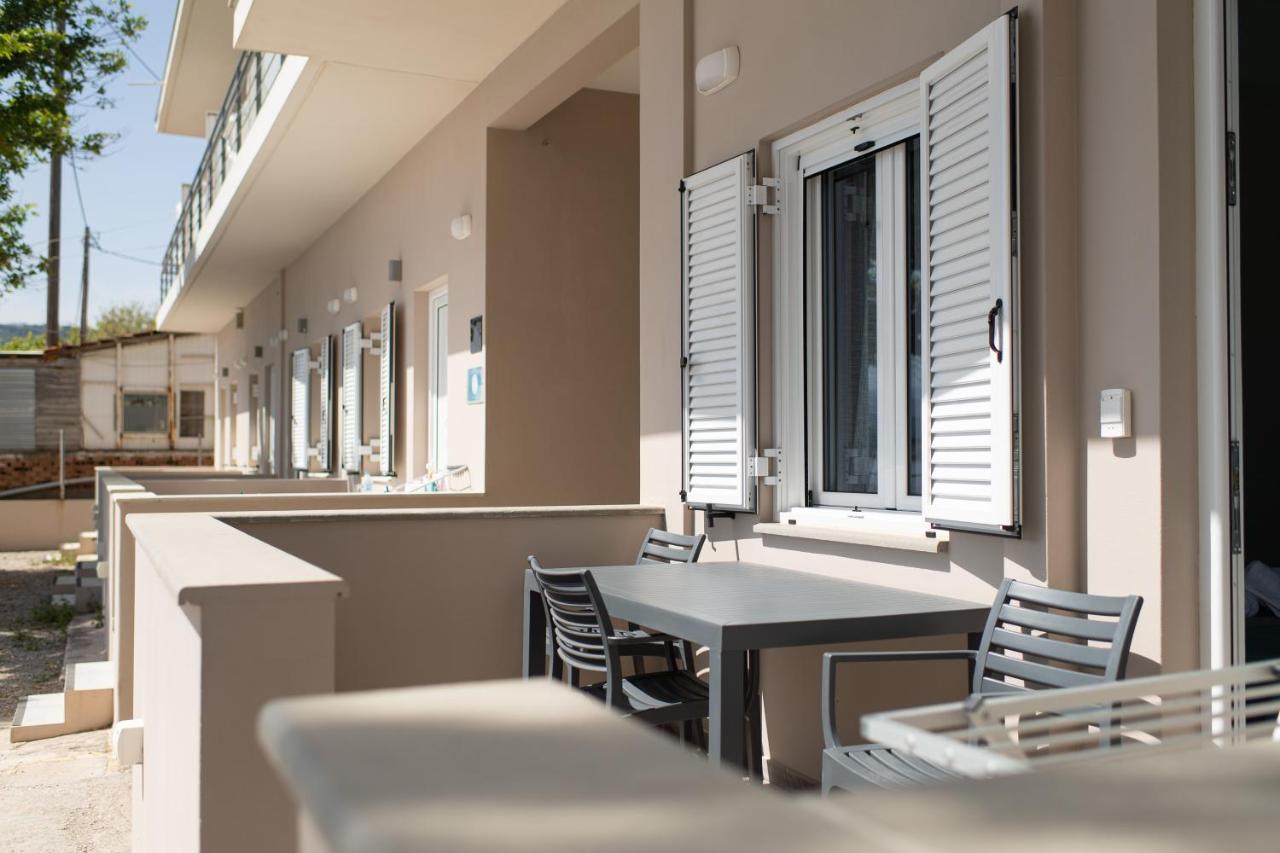 Loggos Apartments Лонгос Екстериор снимка